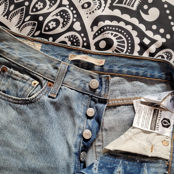 Wedgie levis distressed jeans - Picture 6 of 8